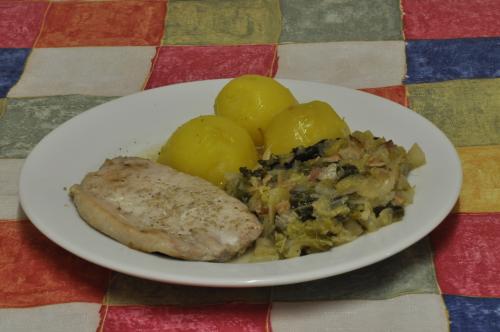 Vepřový plátek s dušenou kapustou – Snadné Česko recept, zvládnete za 30 - 45 minut